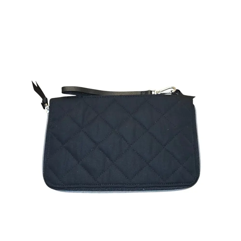 Vera Bradley on the go‎ wristlet in black. Nice condition